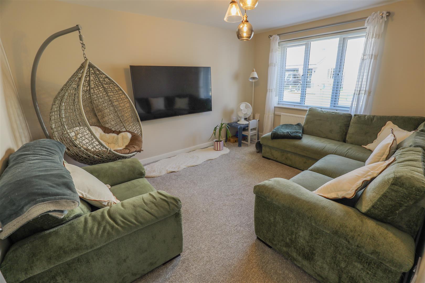 84 Plasnewydd Walk, Llantwit Major, Vale of Glamorgan, CF61 2YZ